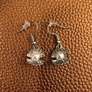 Oyster earrings